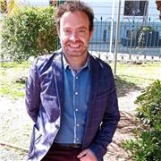 Persona con mucha paciencia y con ganas de enseñar español para extranjeros que deseen mejorar su nivel.